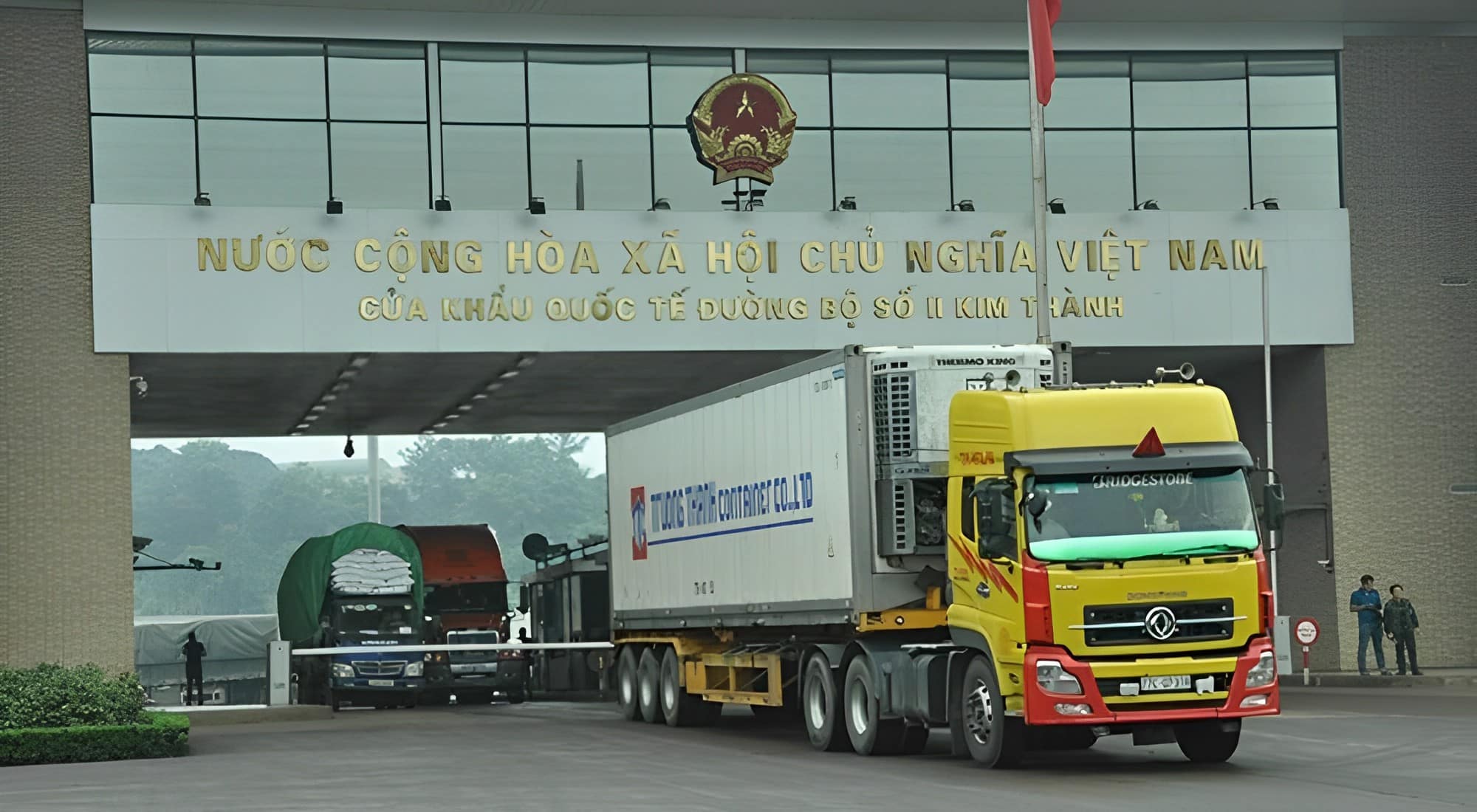 Sử dụng xe tải thay cho xe container để vận chuyển hàng hóa nhỏ lẻ