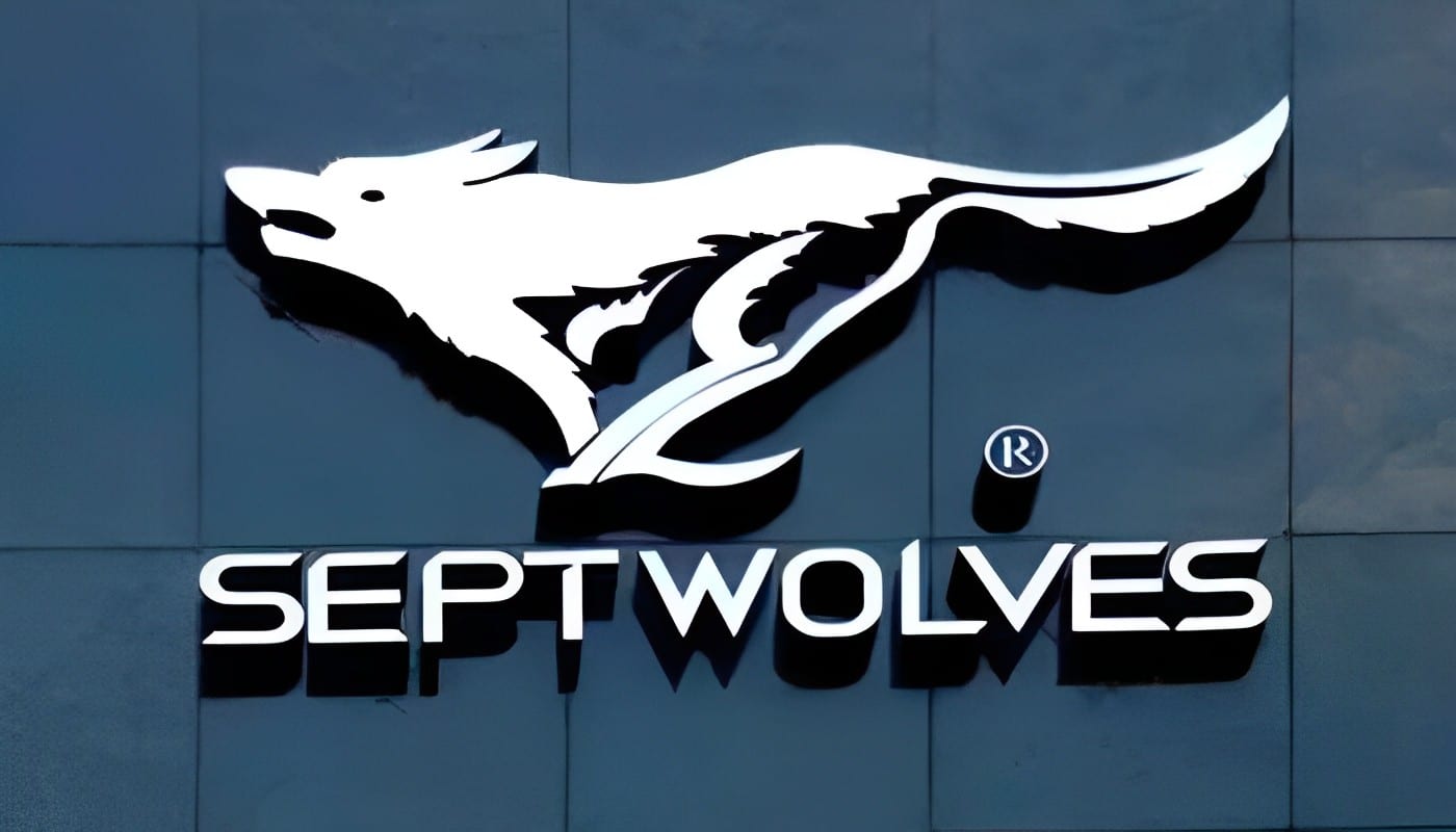Septwolve là hãng thời trang được chính thức ra mắt trên thị trường thời trang vào năm 1990