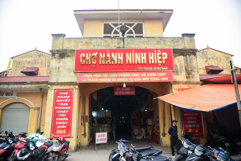 Chợ Ninh Hiệp nằm ở đâu?